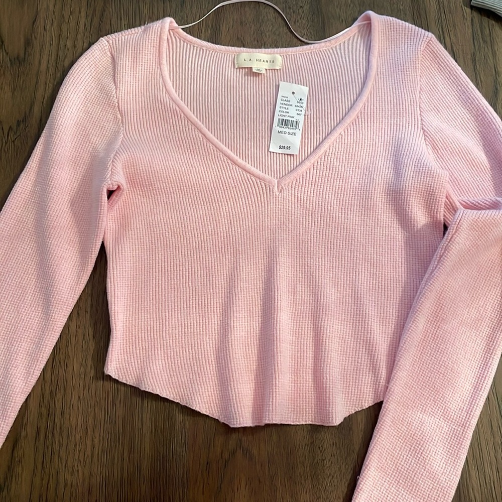 BRAND NEW PAC SUN light pink thermal sweater material v-neck top. Fun hem design